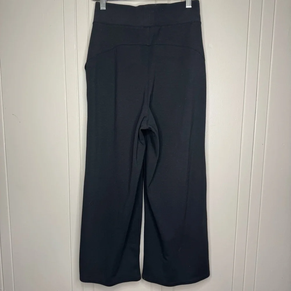 Lululemon Can You Feel The Pleat Crop *21